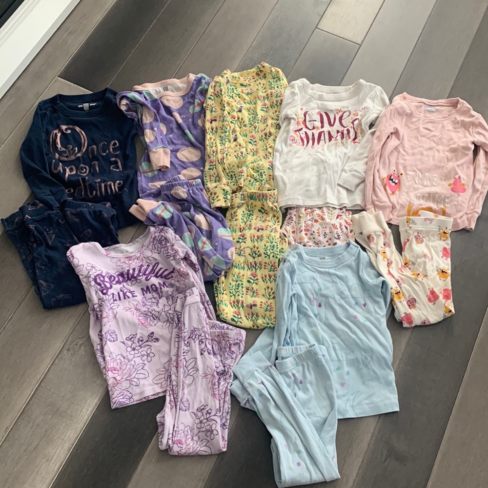 Toddler girl 4T lot of pajama sets (7 pairs)